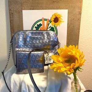 Michale Kors~ Pre Loved Domed crossbody and wallet